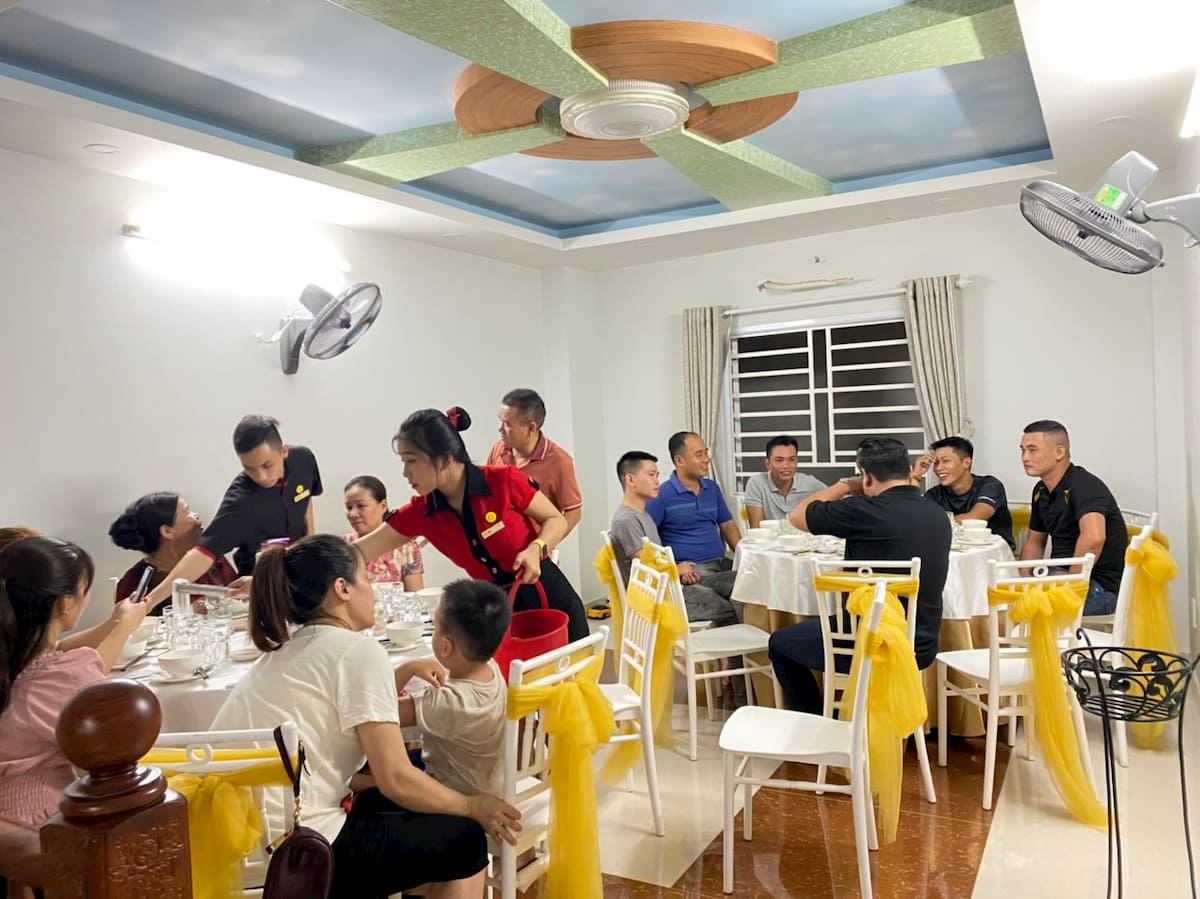 tiec thoi noi tai gia