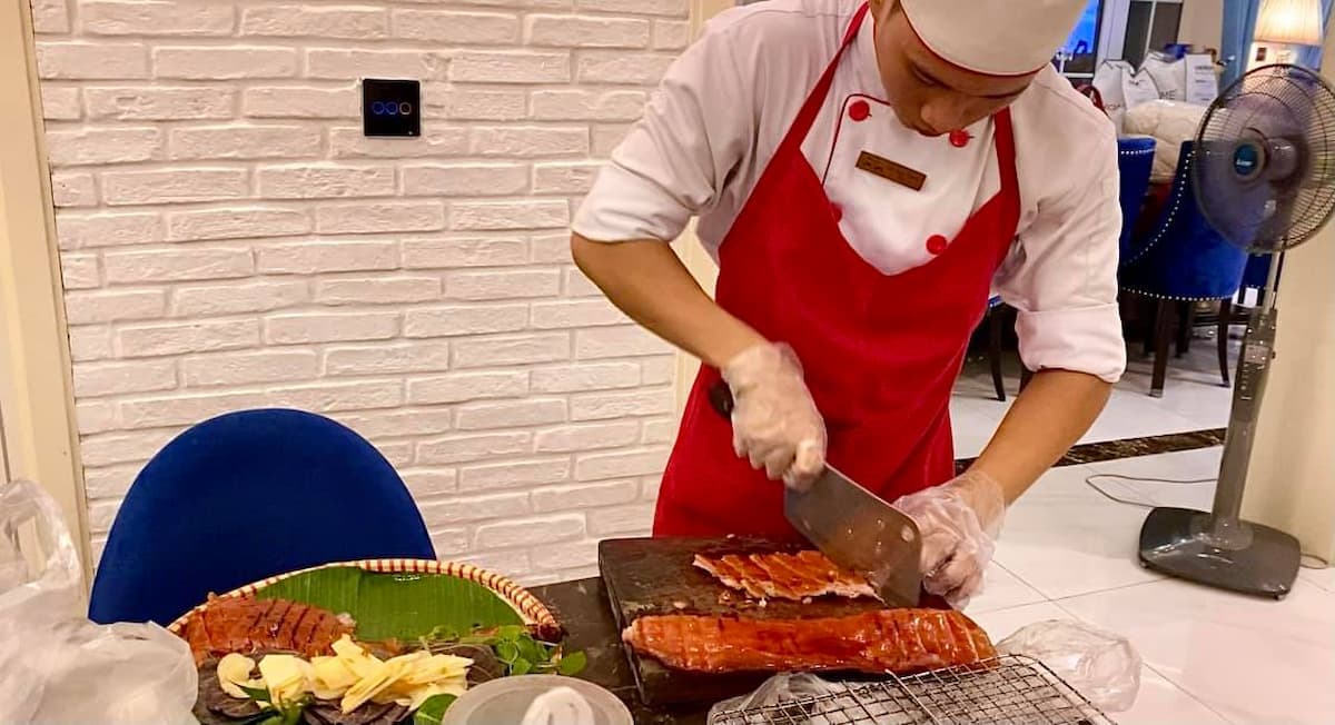 nha hang co dau bep phuc vu tai nha