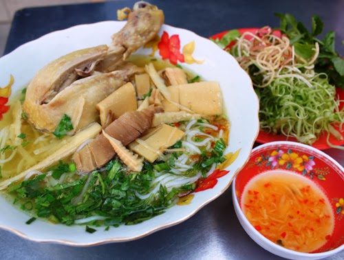 Bún măng vịt phong cách Sài Gòn