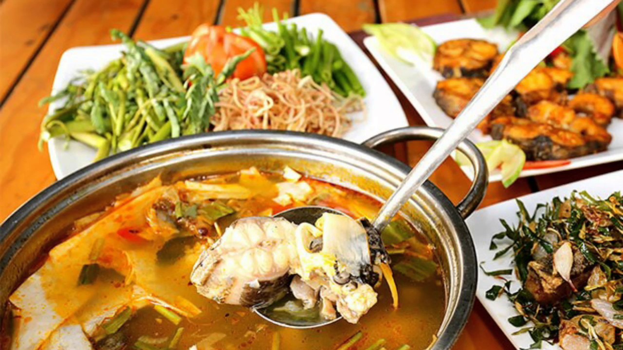 Hướng dẫn cách nấu lẩu cá tầm ngon – Nhà hàng Quá Ngon